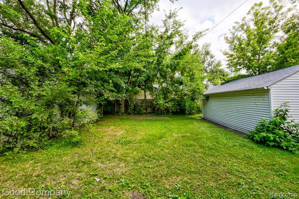 21797 Moross Road Detroit, MI 48236 - Photo 27 of 29