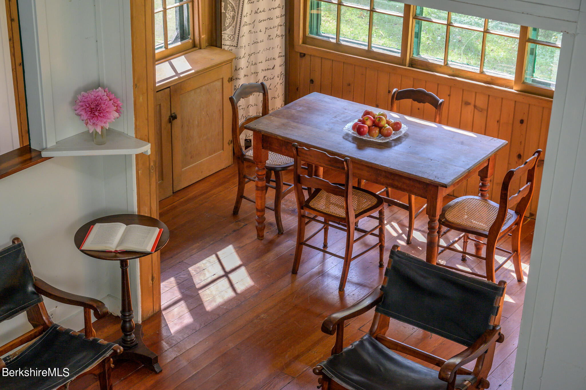 22 Mahkeenac Heights Road Stockbridge, MA 01262 - Photo 19 of 55 Dining Room