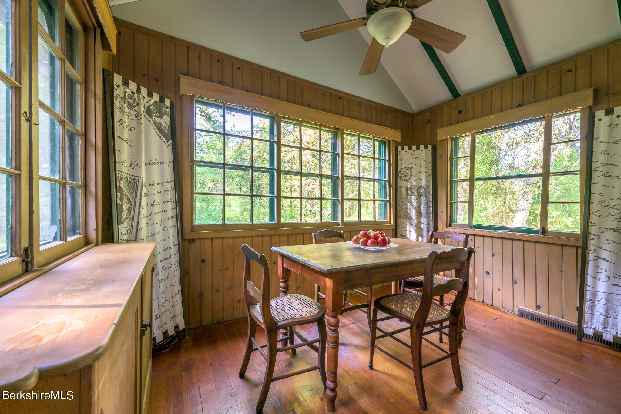 22 Mahkeenac Heights Road Stockbridge, MA 01262 - Photo 21 of 55 Dining Room