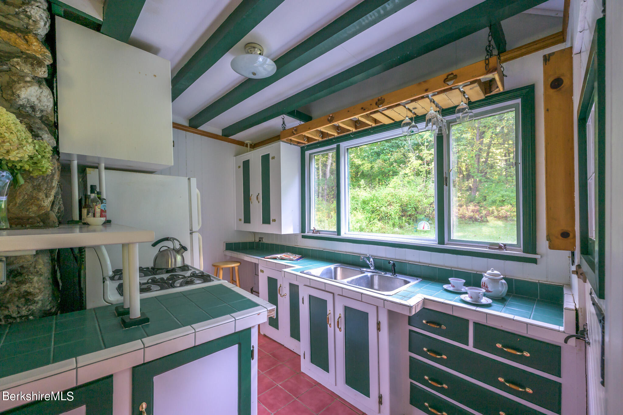 22 Mahkeenac Heights Road Stockbridge, MA 01262 - Photo 24 of 55 Kitchen