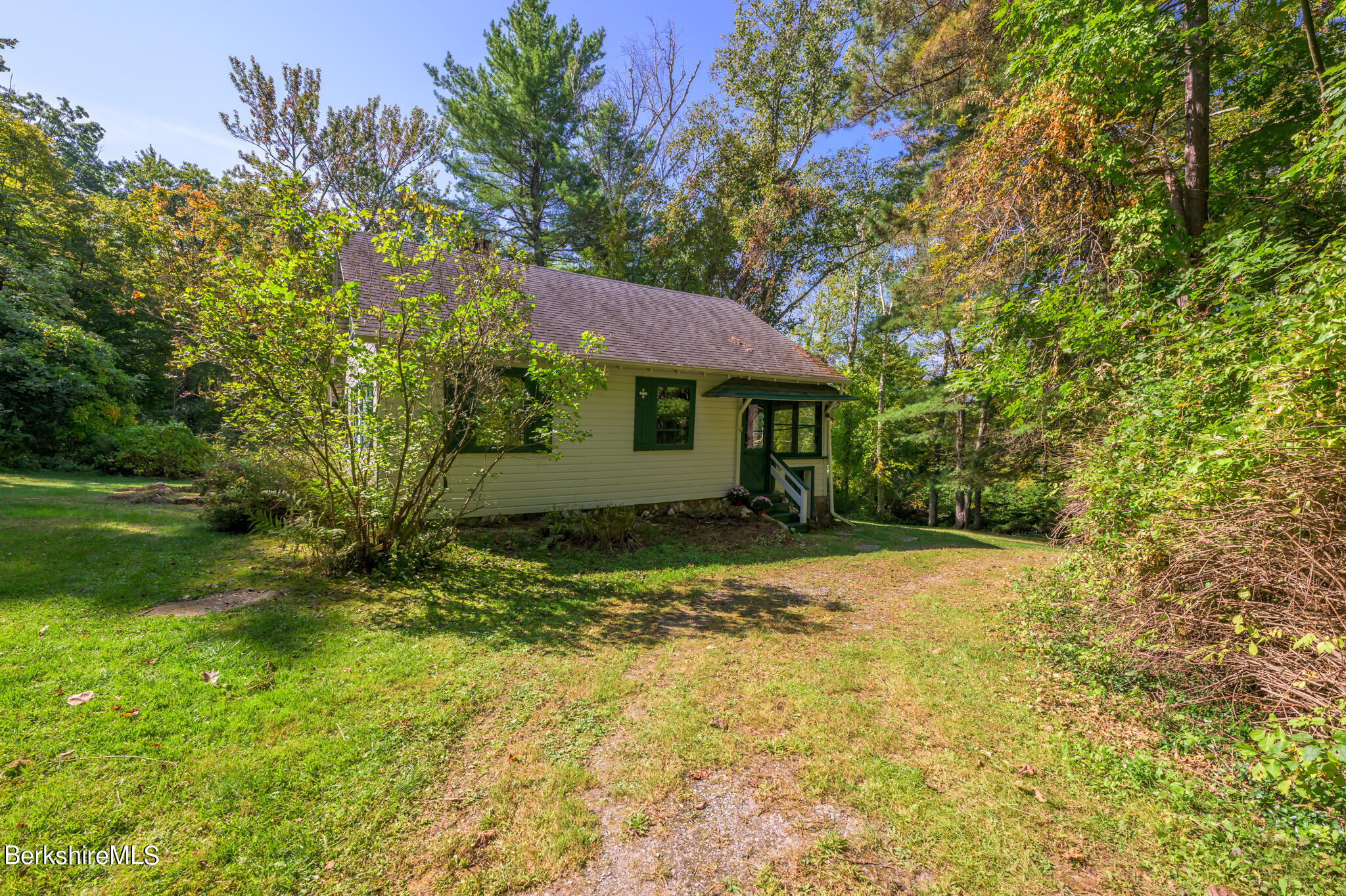 22 Mahkeenac Heights Road Stockbridge, MA 01262 - Photo 7 of 55 View of the Entry Side of the House