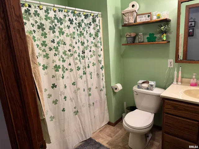 $185,000 | 393 West Hickory Hills Drive, Havana, IL 62644