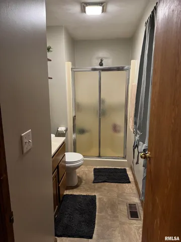 $185,000 | 393 West Hickory Hills Drive, Havana, IL 62644