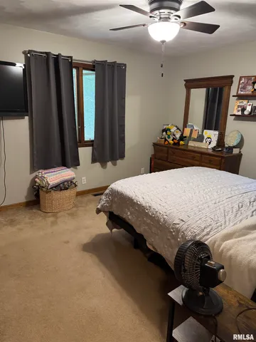 $185,000 | 393 West Hickory Hills Drive, Havana, IL 62644