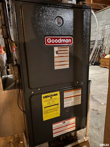 $185,000 | 393 West Hickory Hills Drive, Havana, IL 62644