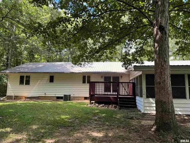 $185,000 | 393 West Hickory Hills Drive, Havana, IL 62644