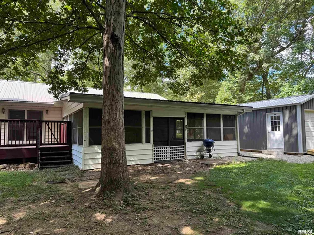 $185,000 | 393 West Hickory Hills Drive, Havana, IL 62644