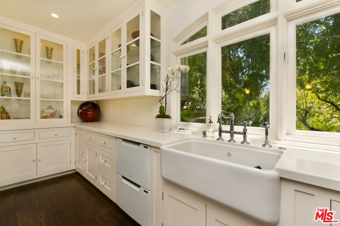 6726 Milner Road Los Angeles, CA 90068 - Photo 15 of 40 Gallery Image 15