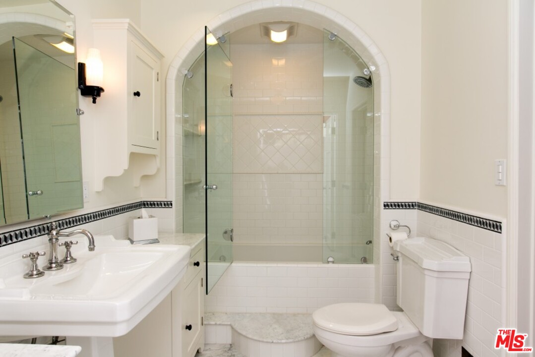6726 Milner Road Los Angeles, CA 90068 - Photo 23 of 40 Gallery Image 23