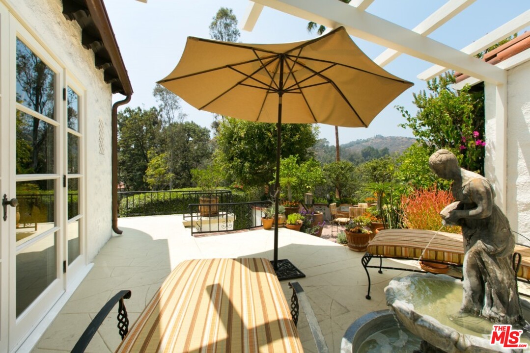 6726 Milner Road Los Angeles, CA 90068 - Photo 26 of 40 Gallery Image 26