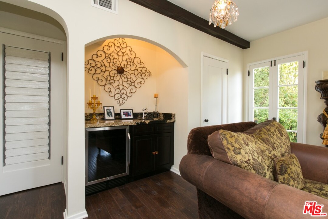 6726 Milner Road Los Angeles, CA 90068 - Photo 31 of 40 Gallery Image 31