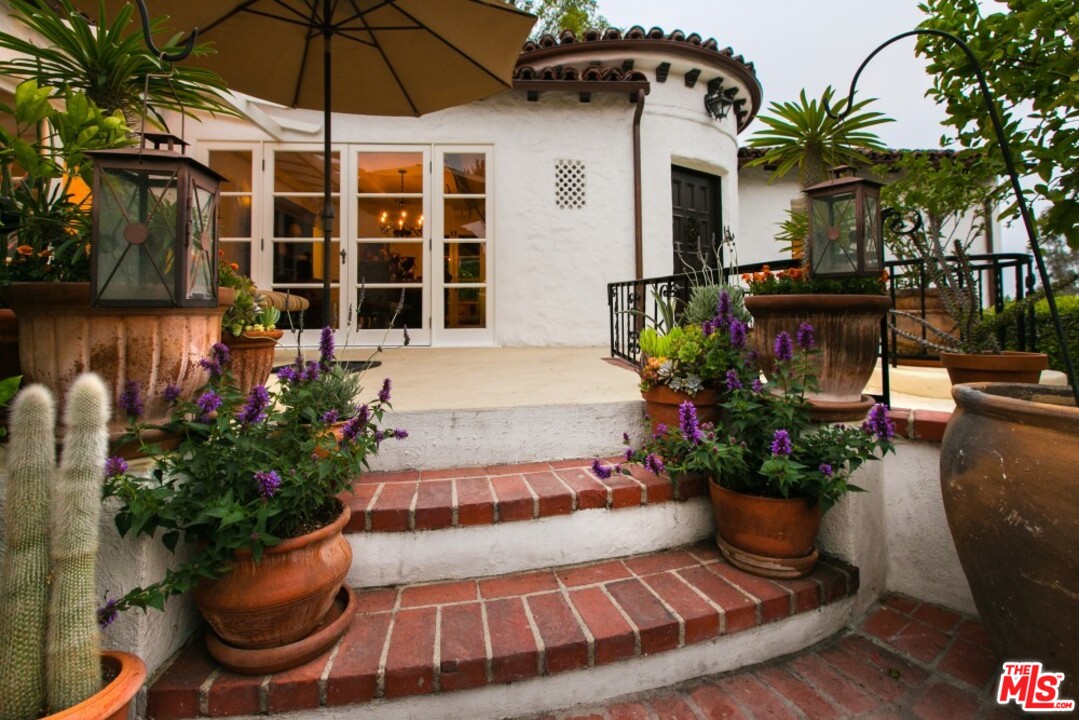 6726 Milner Road Los Angeles, CA 90068 - Photo 32 of 40 Gallery Image 32