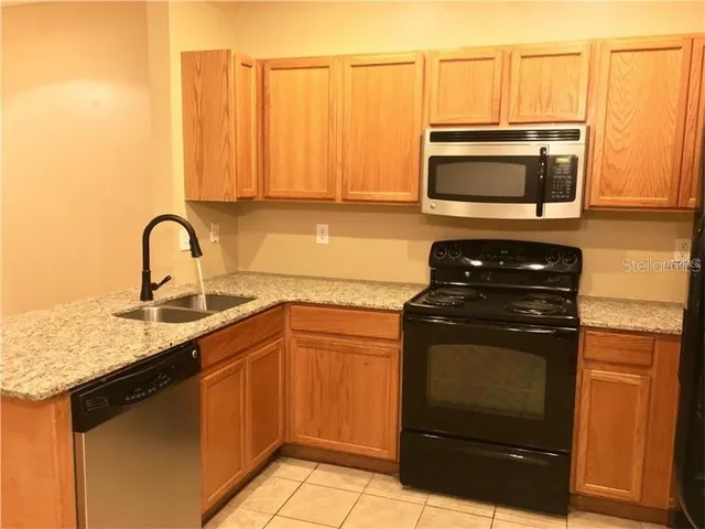 $1,850 | 6435 Osprey Lake Circle, Riverview, FL 33578