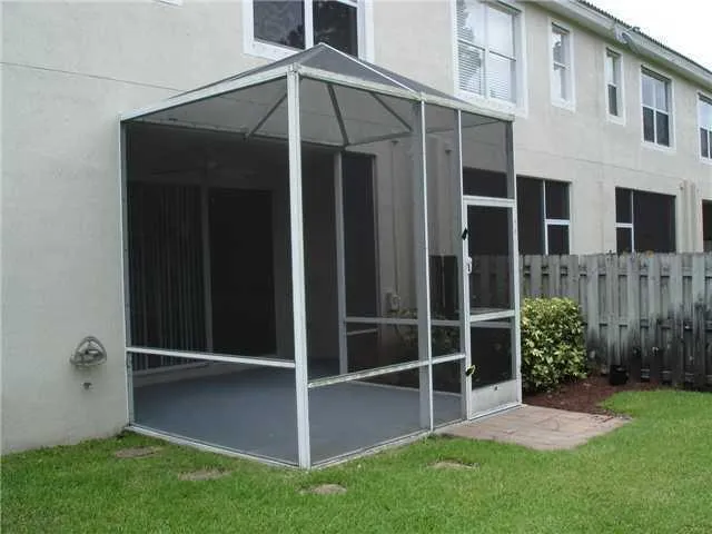 $2,700 | 9759 Lago Drive, Boynton Beach, FL 33472