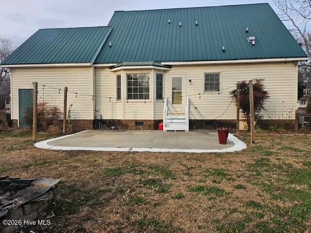 567 Ridge Drive Winterville, NC 28590 - Photo 12 of 47 Entertaining is a breeze on this open patio just off the kitchen.