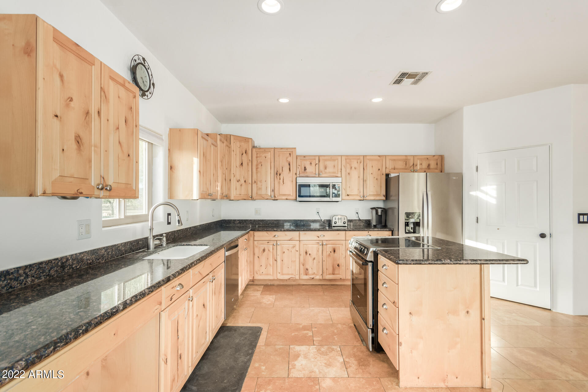 411 West Irvine Road Phoenix, AZ 85086 - Photo 15 of 41 28 - Irvine