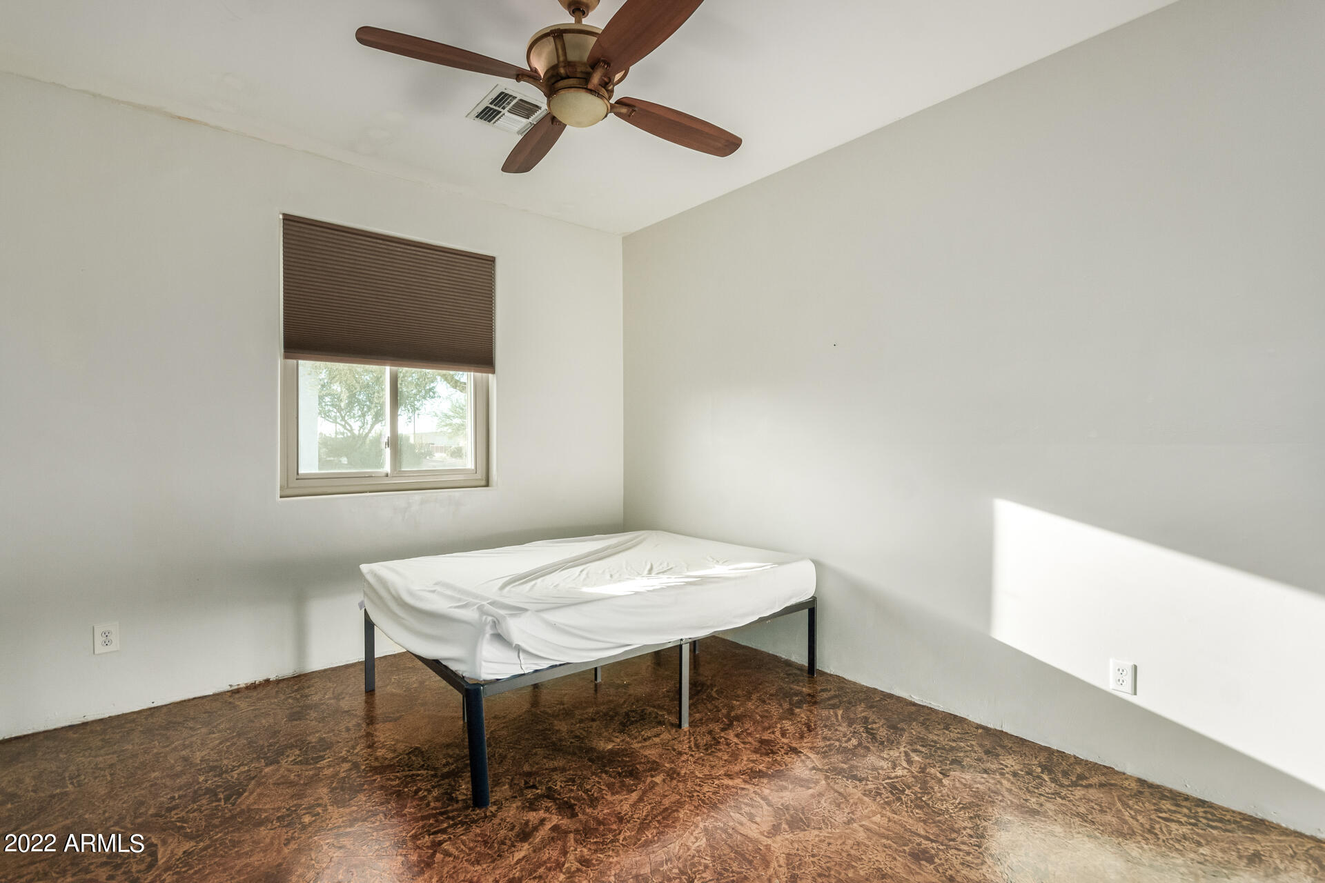 411 West Irvine Road Phoenix, AZ 85086 - Photo 23 of 41 37 - Irvine