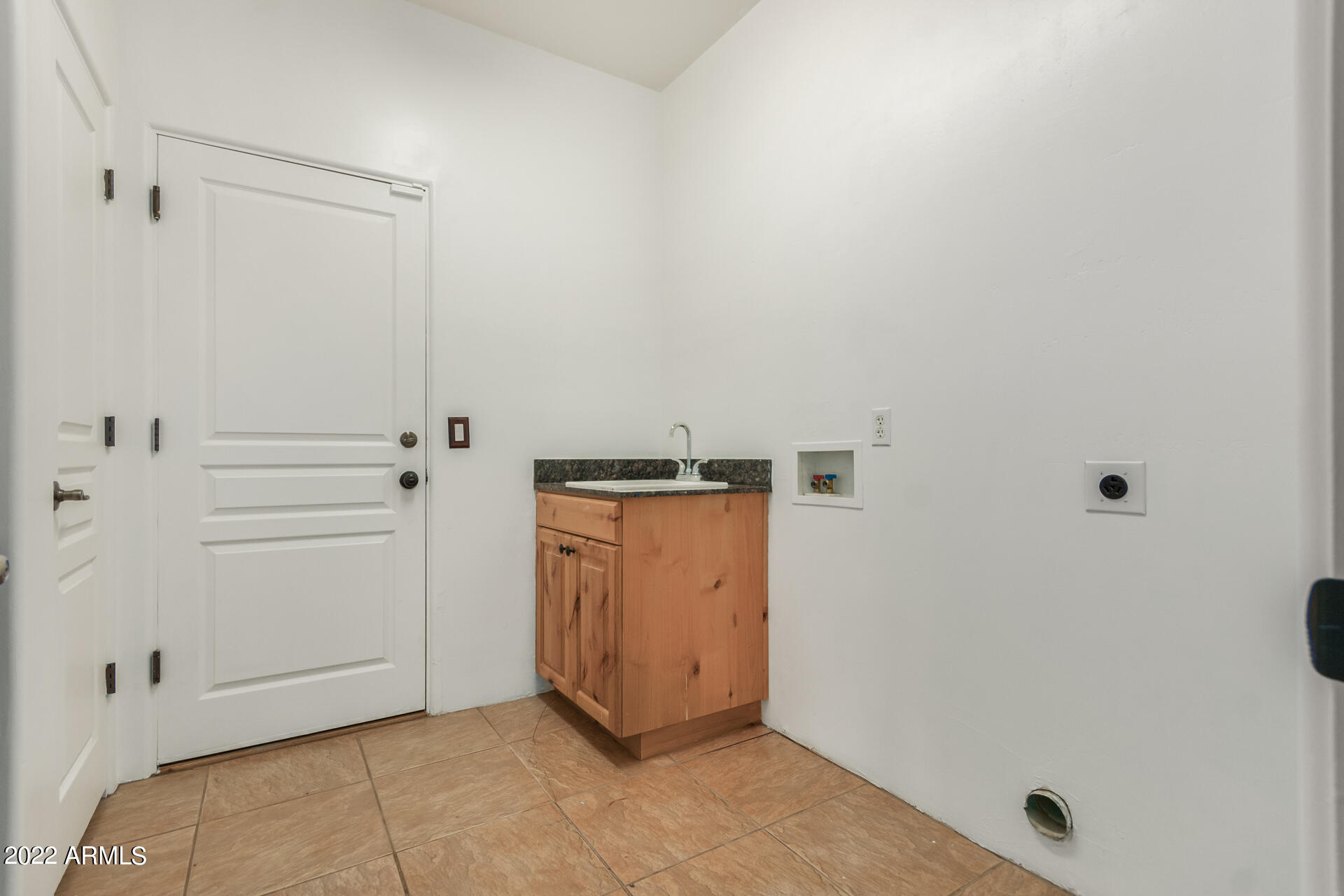 411 West Irvine Road Phoenix, AZ 85086 - Photo 34 of 41 48 - Irvine