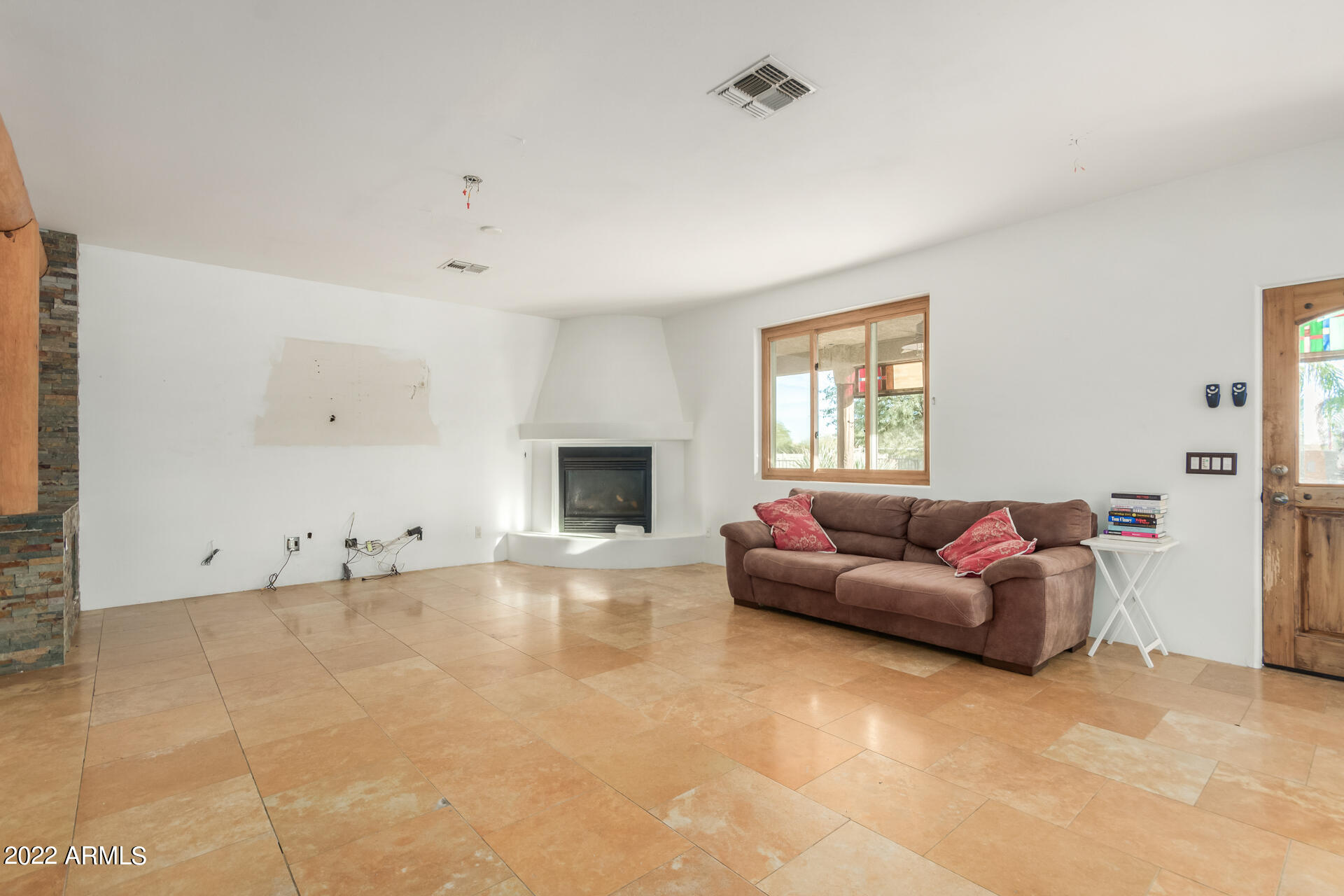 411 West Irvine Road Phoenix, AZ 85086 - Photo 5 of 41 17 - Irvine