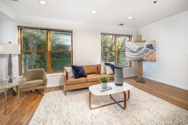 $3,900 | 323 Jackson Street, Unit 302, Hoboken, NJ 07030