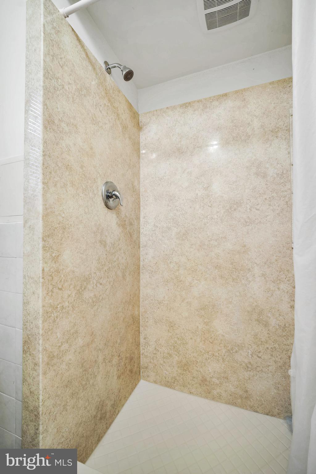 1100 Surrey Road Philadelphia, PA 19115 - Photo 18 of 33