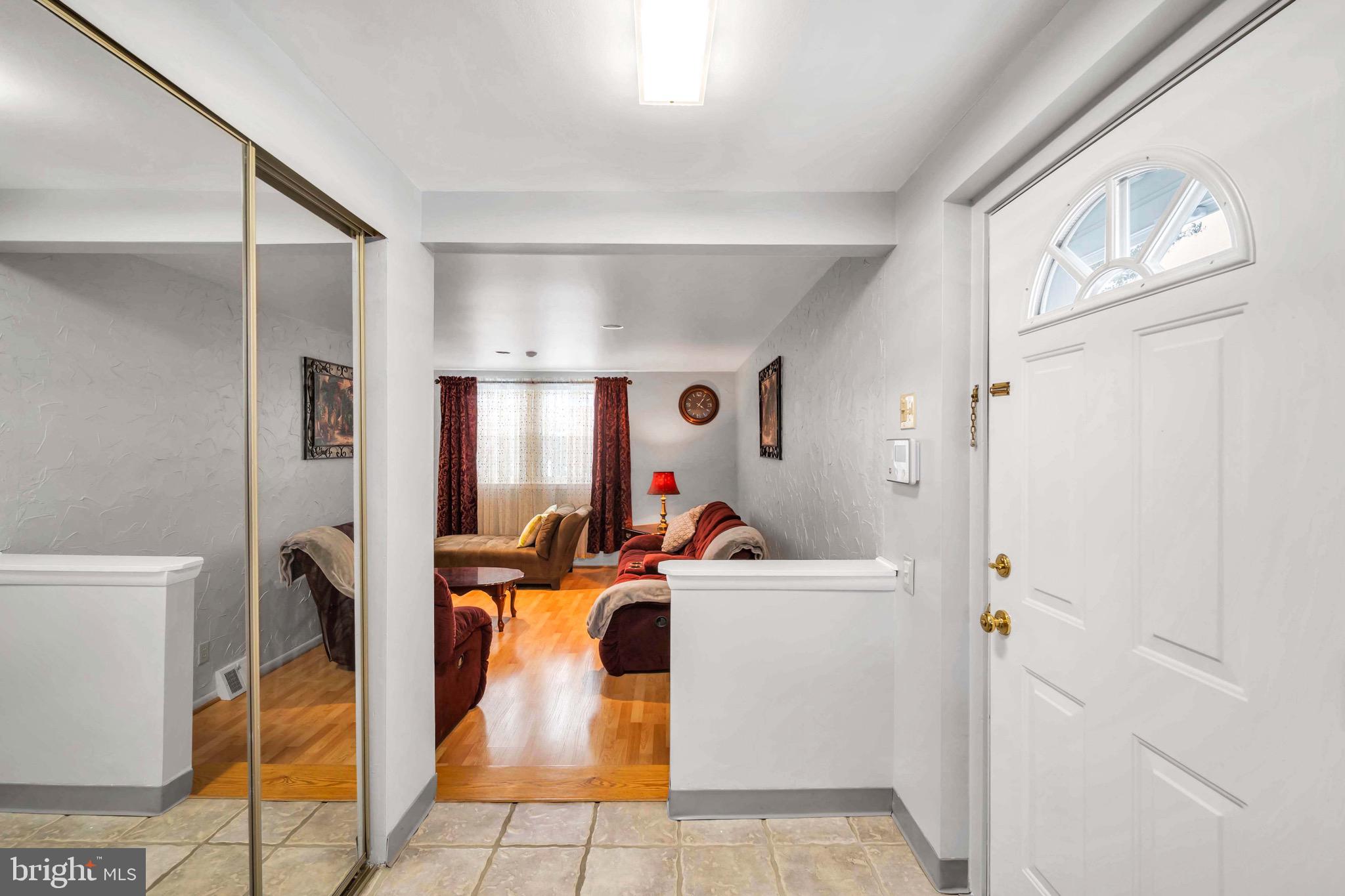 1100 Surrey Road Philadelphia, PA 19115 - Photo 3 of 33