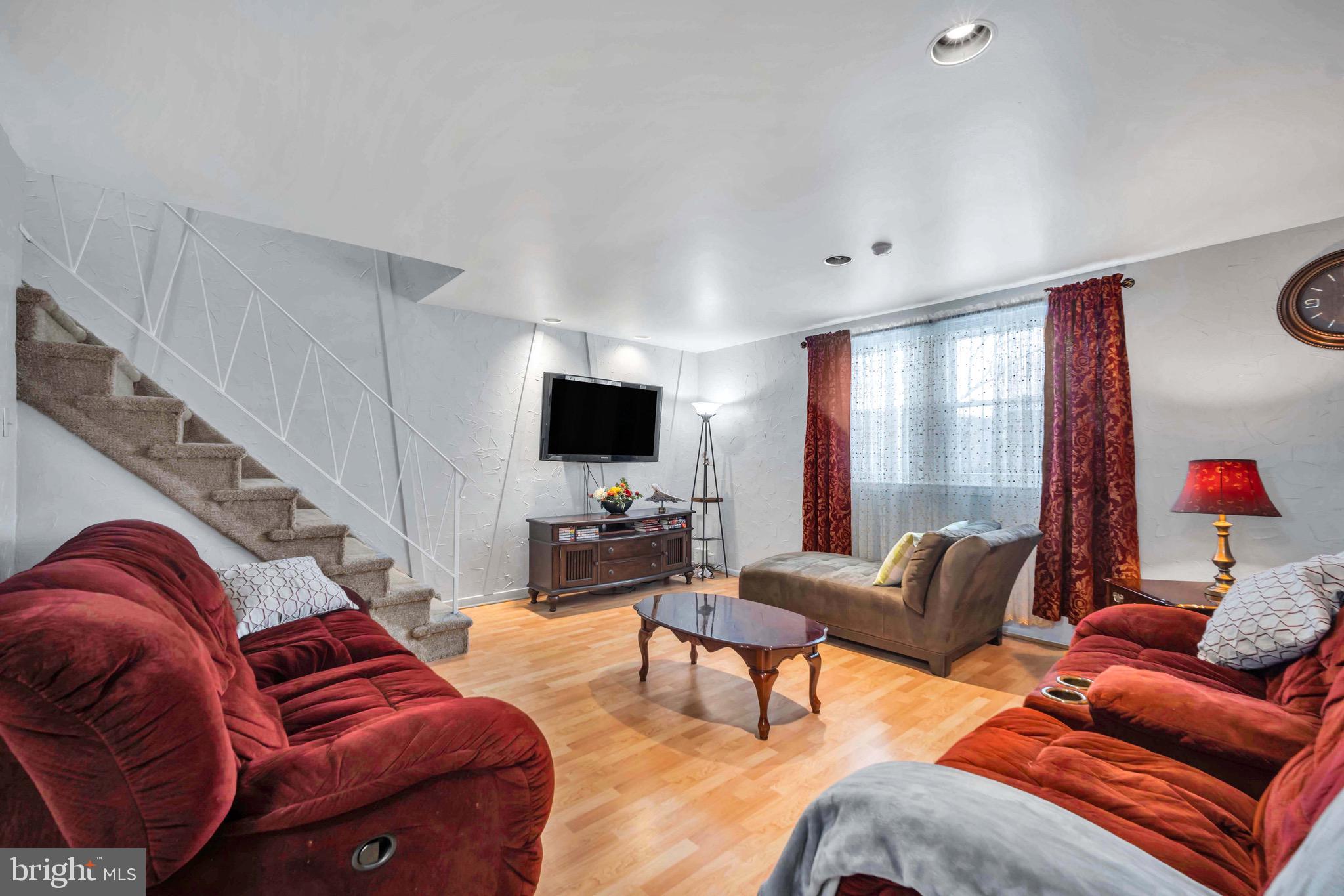 1100 Surrey Road Philadelphia, PA 19115 - Photo 4 of 33