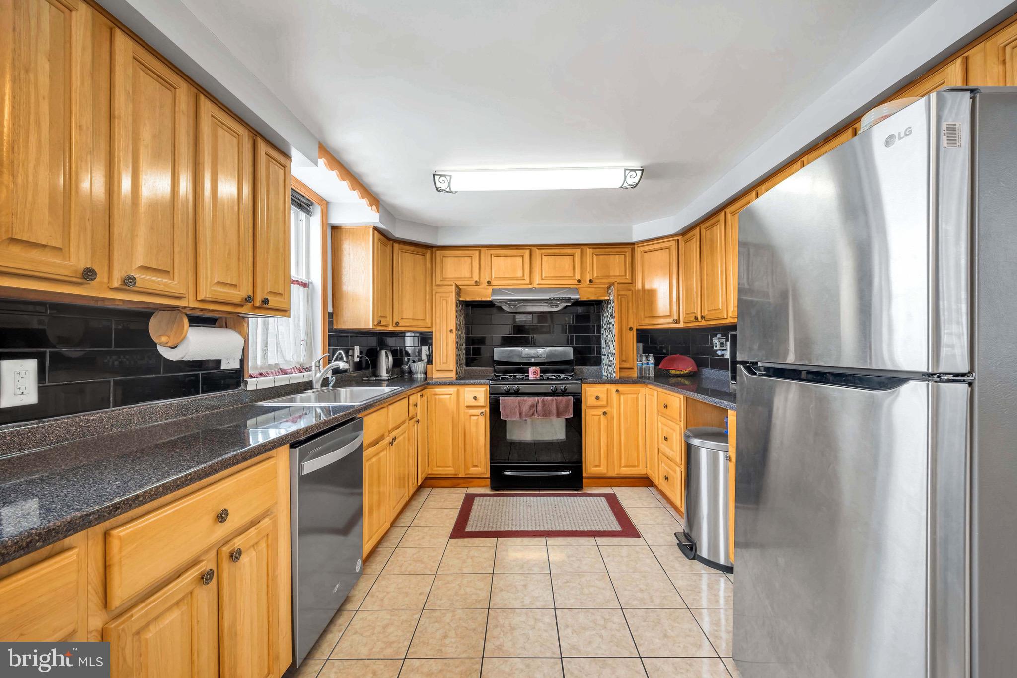 1100 Surrey Road Philadelphia, PA 19115 - Photo 9 of 33