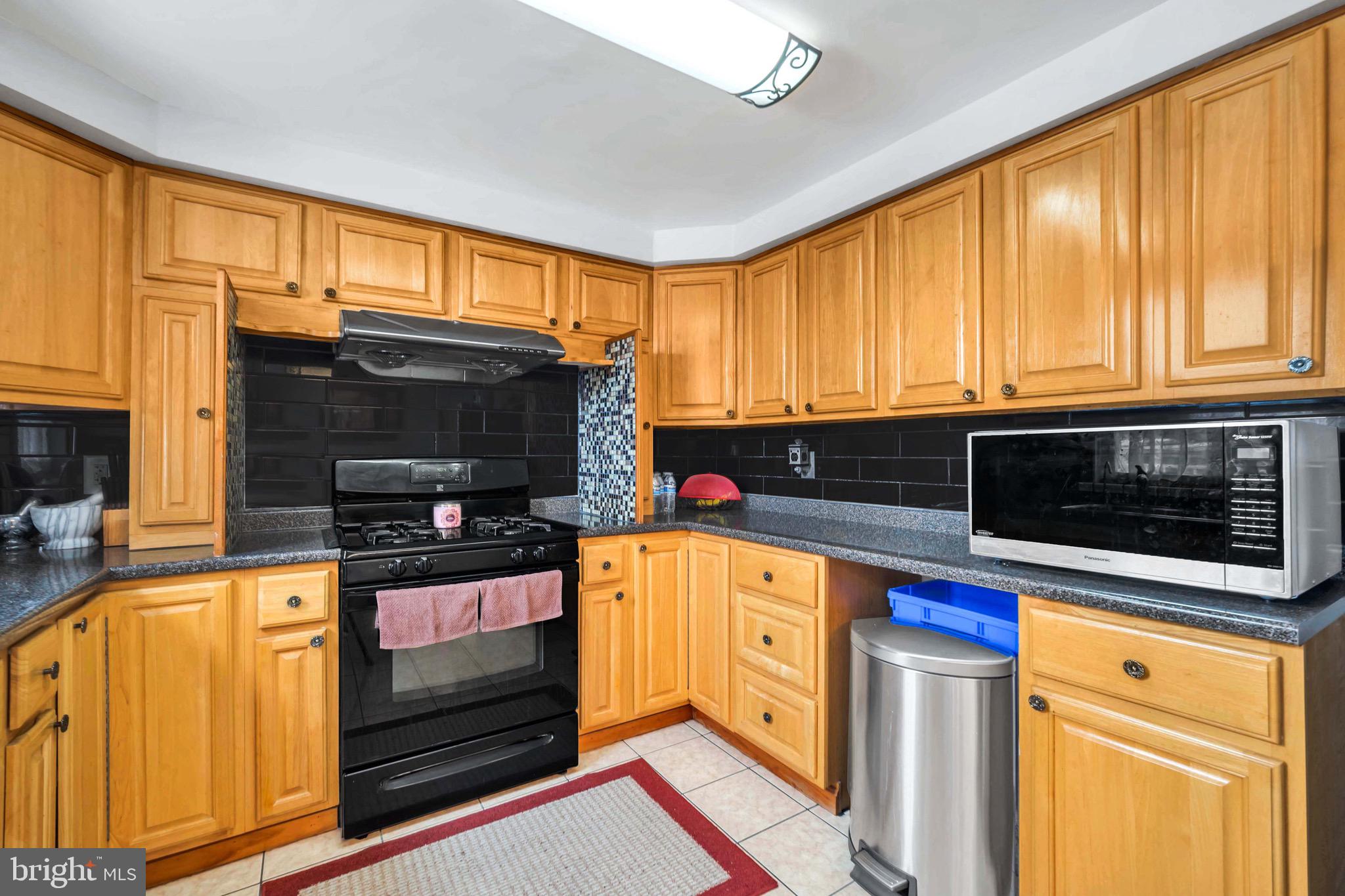 1100 Surrey Road Philadelphia, PA 19115 - Photo 10 of 33