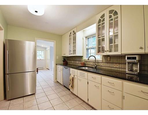 39 Saxon Road Worcester, MA 01602 - Photo 2 of 41 Gallery Image 2