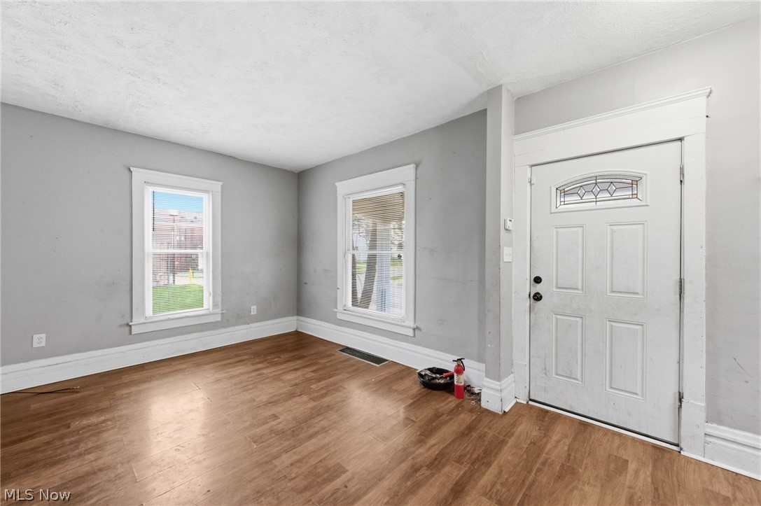 244 Power Street Akron, OH 44304 - Photo 5 of 25