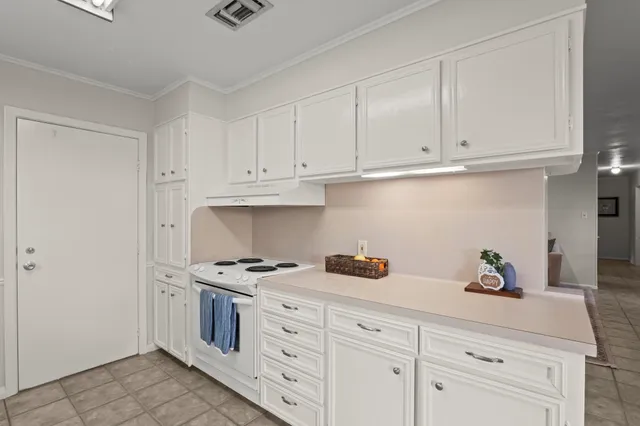 $399,000 | 18053 Highway 105, Sour Lake, TX 77659