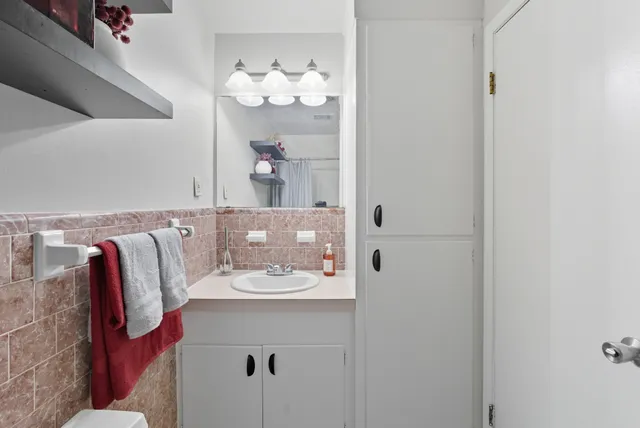 $399,000 | 18053 Highway 105, Sour Lake, TX 77659