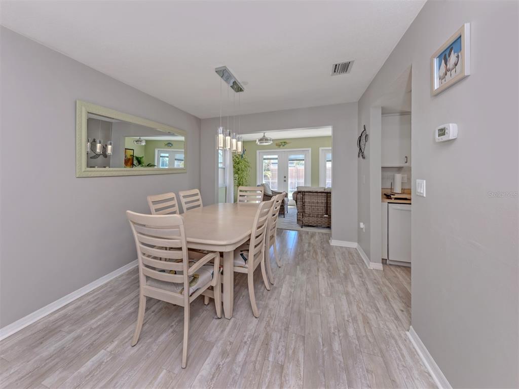 1191 Southland Road Venice, FL 34293 - Photo 17 of 35 Gallery Image 17