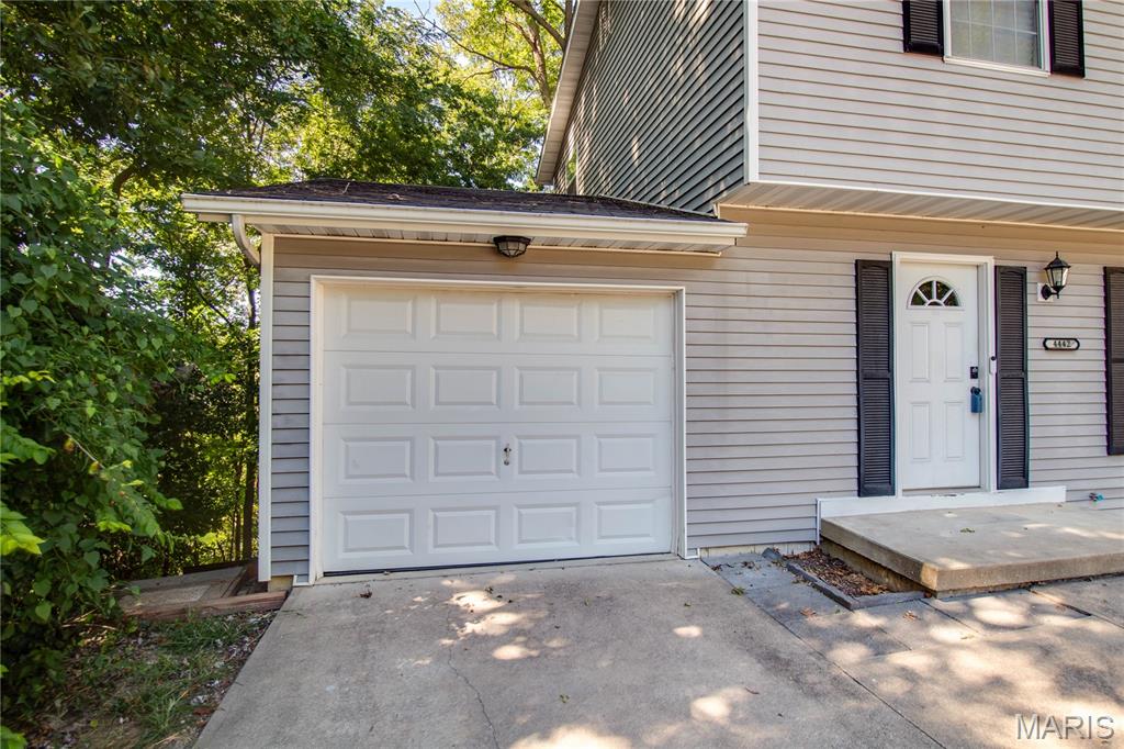 4442 Delta Queen Lane Godfrey, IL 62035 - Photo 4 of 37