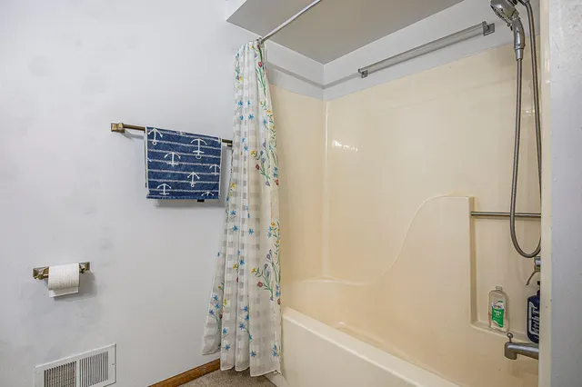 $236,000 | 2850 Valley Spring Drive, Caledonia, MI 49316