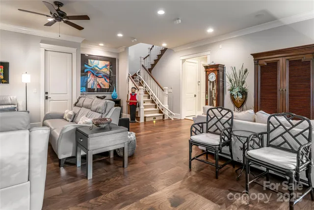 a view of a livingroom with furniture