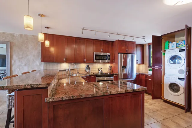 $599,000 | 250 Hauoli Street, Unit 412, Wailuku, HI 96793