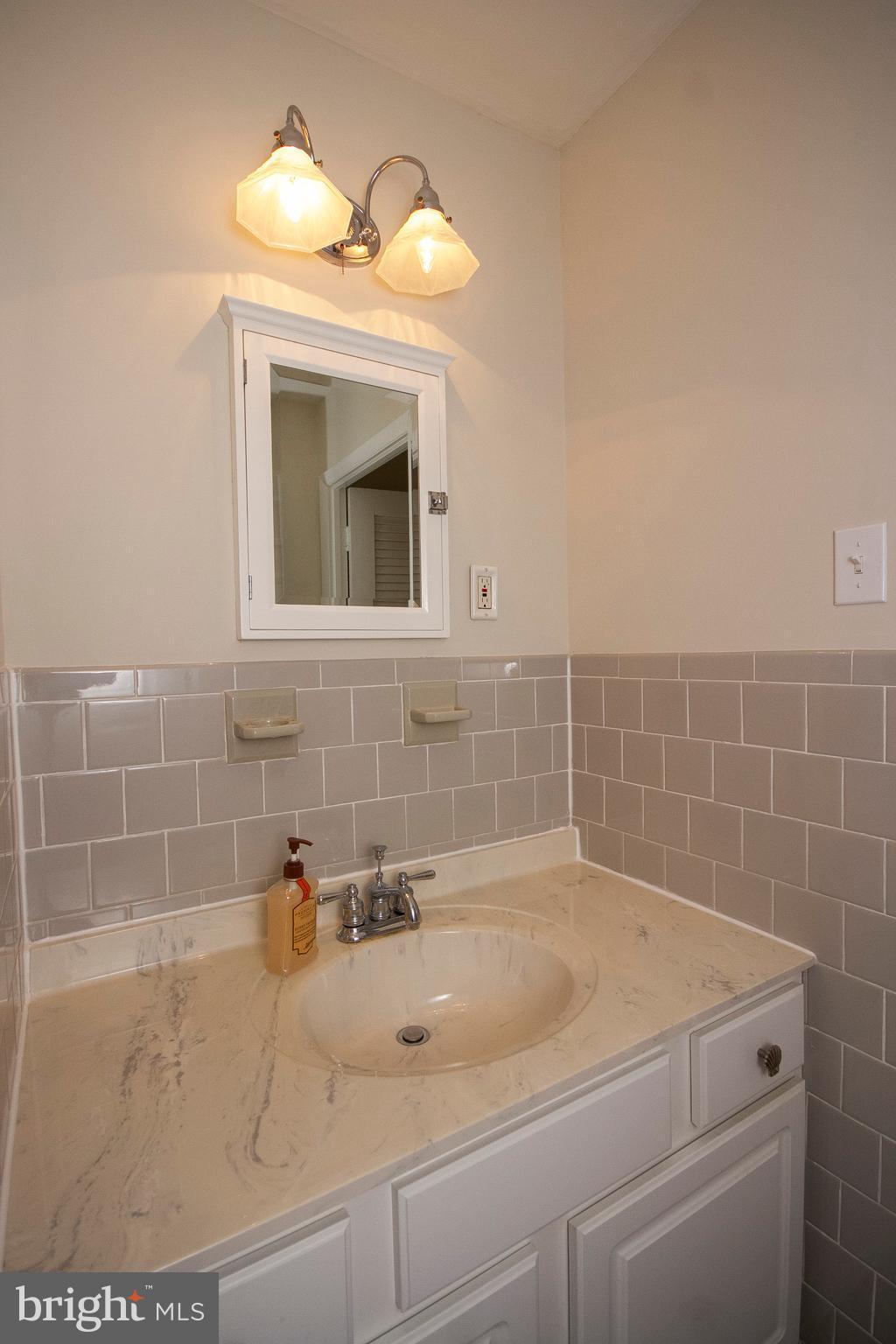 2103 Eastham Road Lutherville-Timonium, MD 21093 - Photo 18 of 28 hall Bath