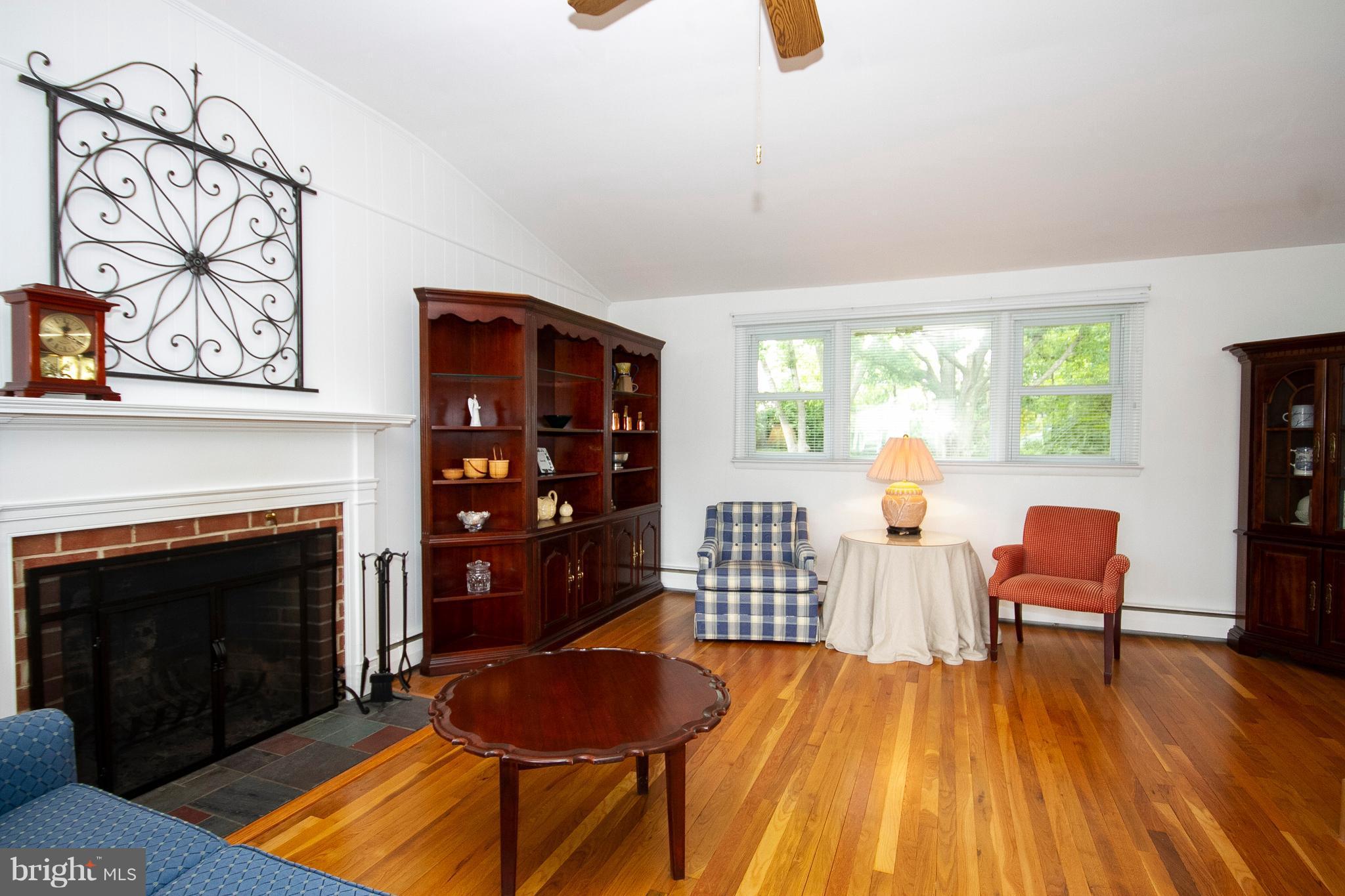 2103 Eastham Road Lutherville-Timonium, MD 21093 - Photo 4 of 28 Living Room