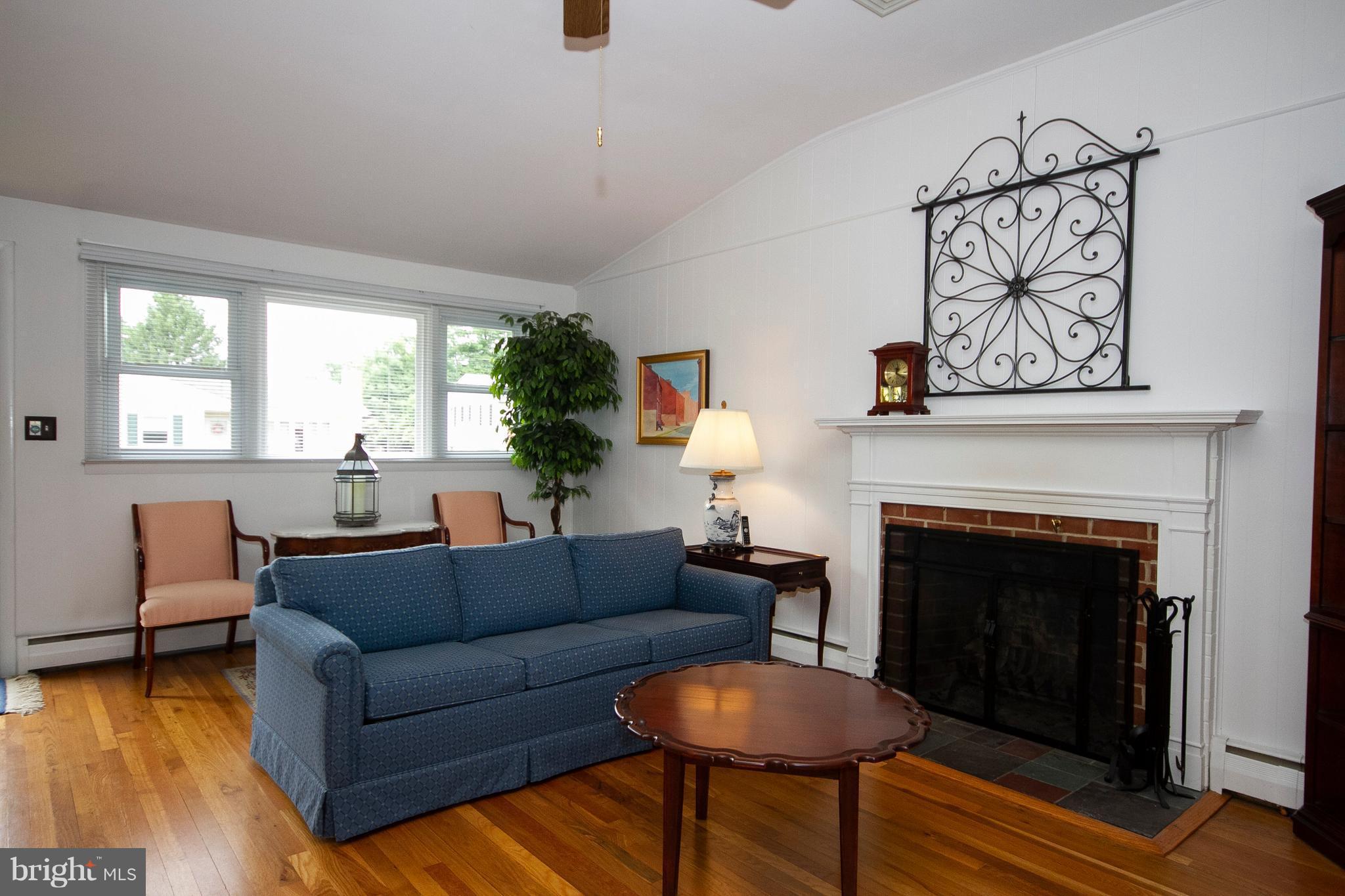 2103 Eastham Road Lutherville-Timonium, MD 21093 - Photo 5 of 28 Living Room