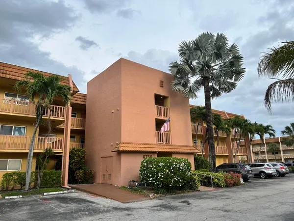 $94,500 | 6750 Royal Palm Boulevard, Unit 310E, Margate, FL 33063