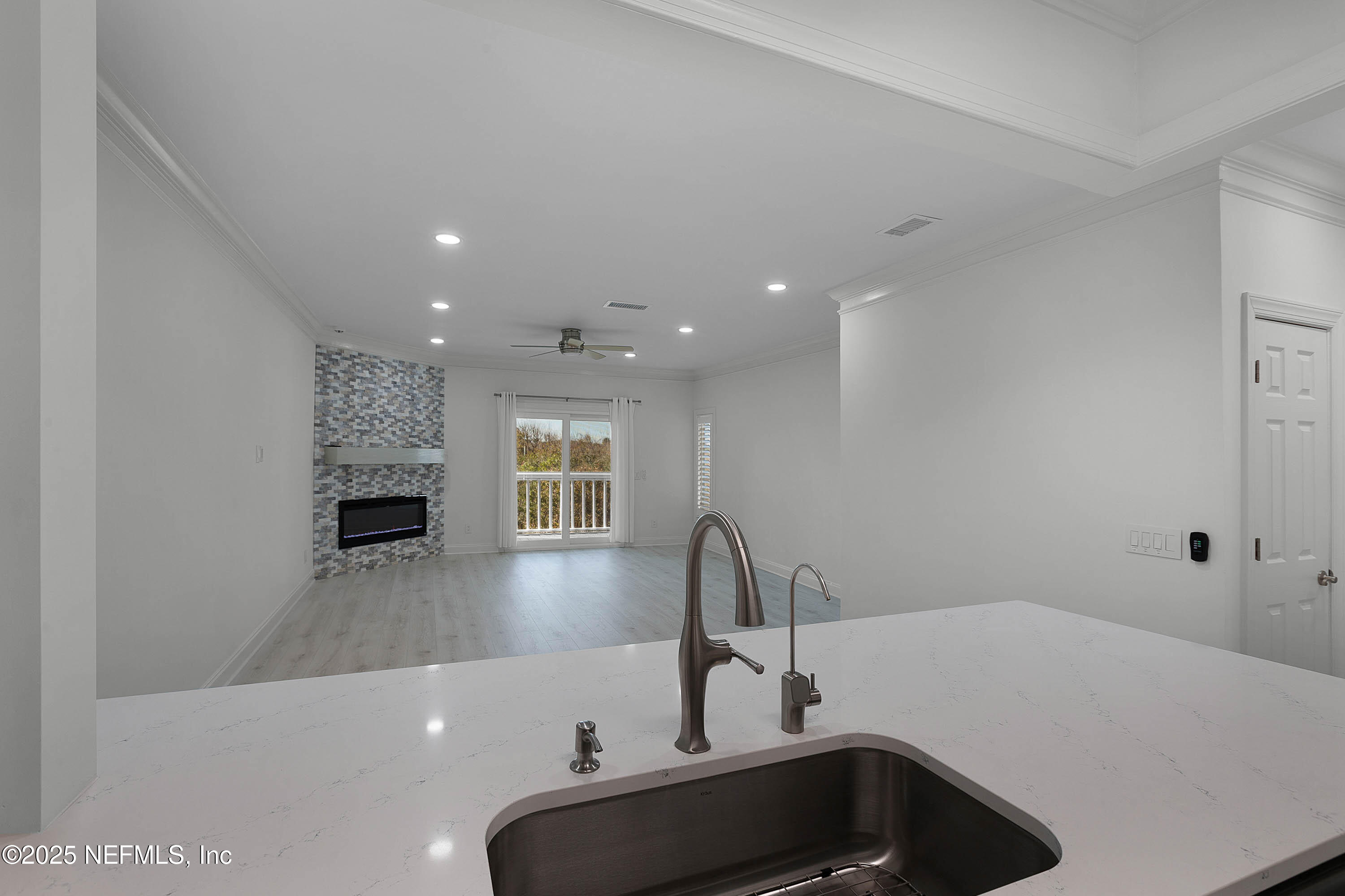 624 Ponte Vedra Boulevard, Unit C8 Ponte Vedra Beach, FL 32082 - Photo 7 of 26 a bathroom with a sink and a tub
