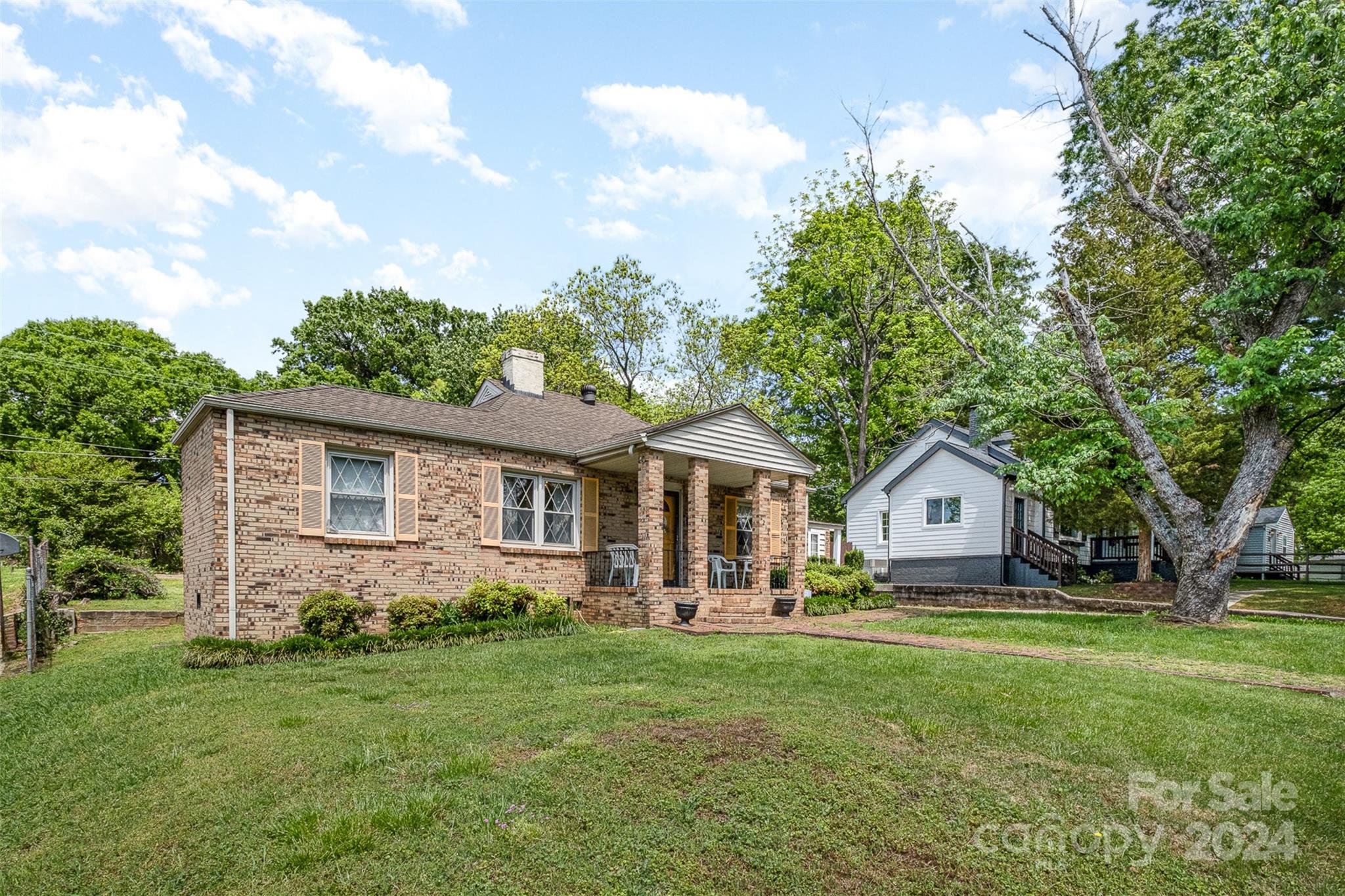 1214 Fordham Road Charlotte, NC 28208 - Photo 2 of 36 Gallery Image 2