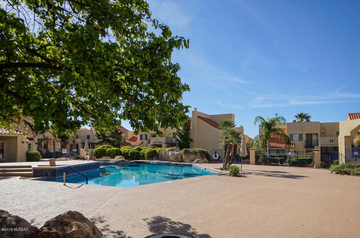 1200 East River Road, Unit K136 Tucson, AZ 85718 - Photo 25 of 28