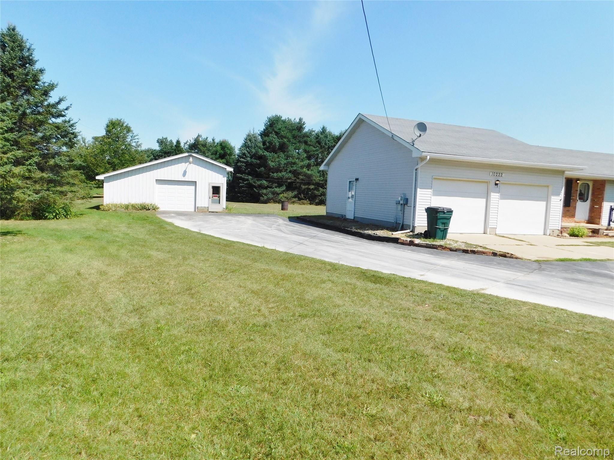 10222 Converse Road Fowlerville, MI 48836 - Photo 29 of 36 DSCN0155.JPG