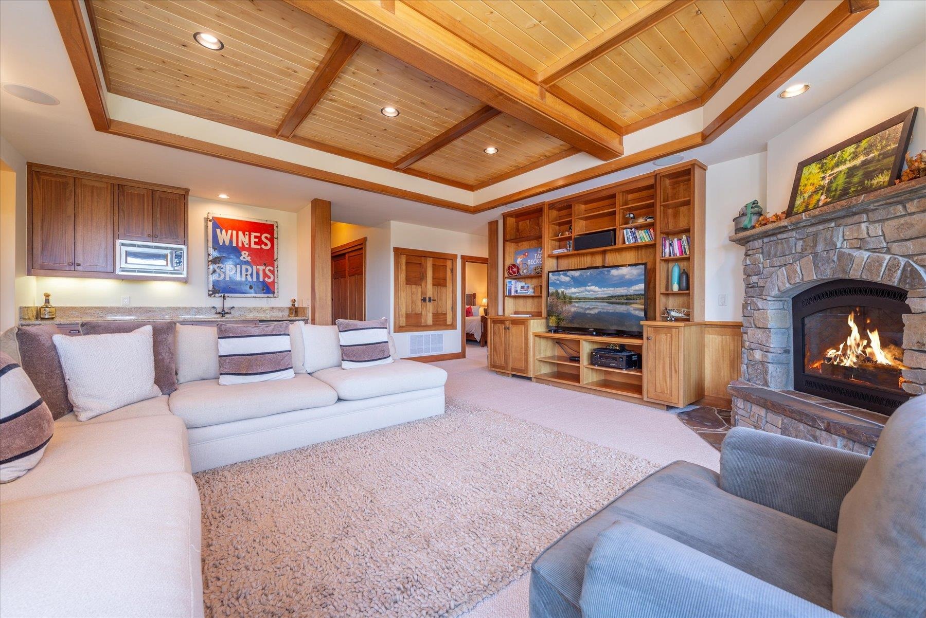 12739 Parsenn Road Truckee, CA 96161 - Photo 17 of 28 Gallery Image 17