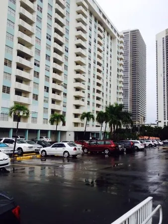 $3,000 | 1833 South Ocean Drive, Unit 308, Hallandale Beach, FL 33009