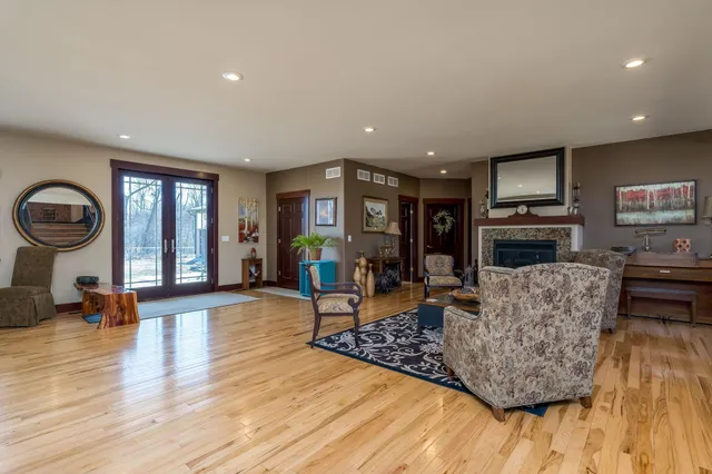 $849,900 | 24352 474 Lane, Cleveland, MN 56017