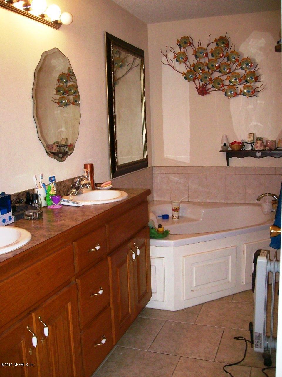 134 East Satsuma Road Palatka, FL 32177 - Photo 8 of 18 Master bath